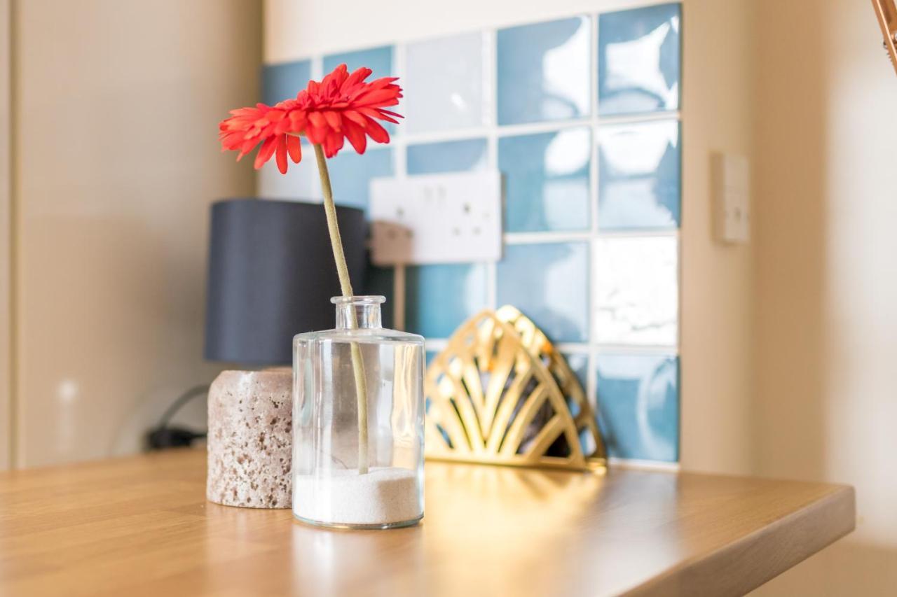 The Ella Fitzgerald - Modern 2 Bedroom Apartment, Super Close To City Centre Cardiff Luaran gambar
