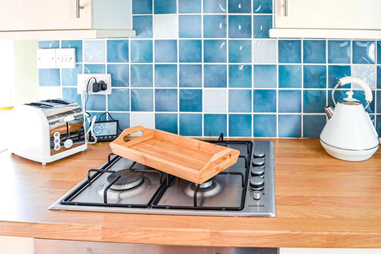 The Ella Fitzgerald - Modern 2 Bedroom Apartment, Super Close To City Centre Cardiff Luaran gambar